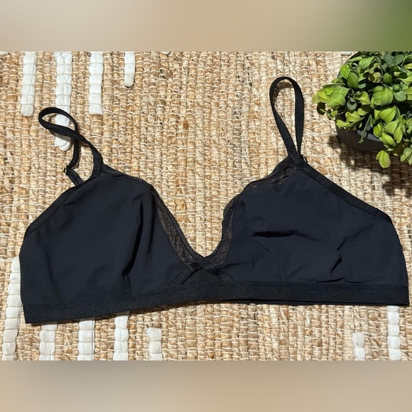 Victoria's Secret Black Bralette - Picture 1 of 4